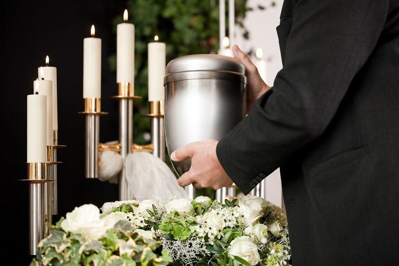 Od czego zależy cena urn?